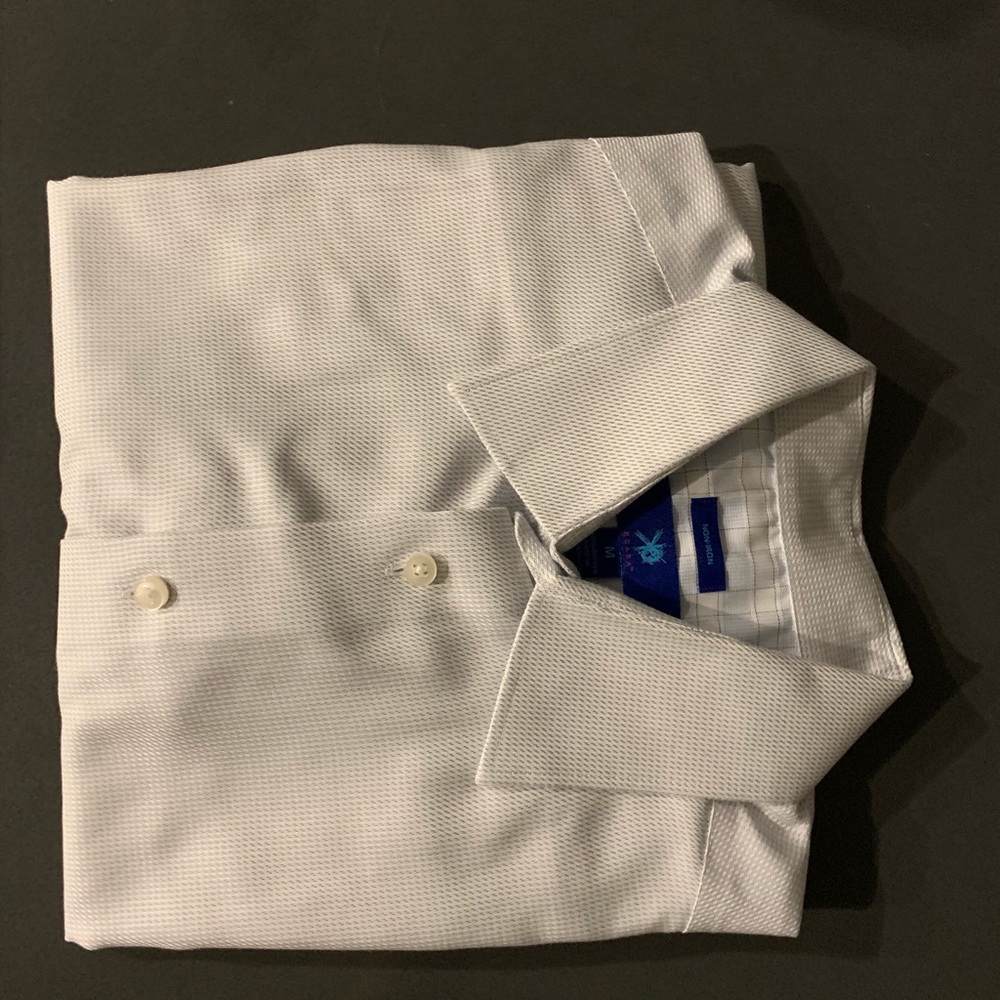 Egara Button Up